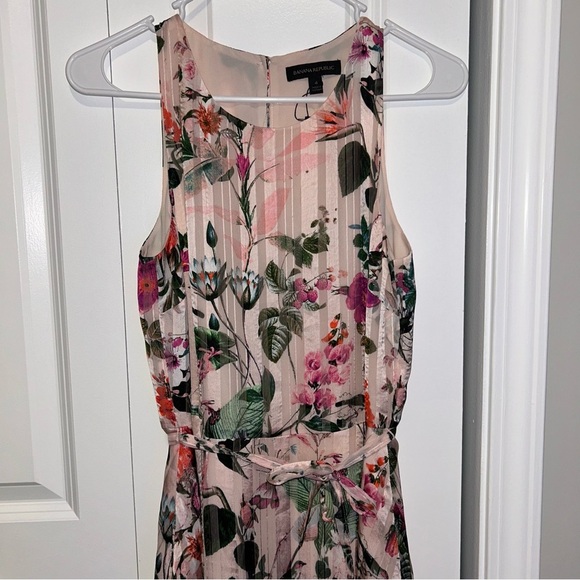 Banana Republic Botanical Print Fit-and-Flare Maxi Dress - Picture 5 of 11